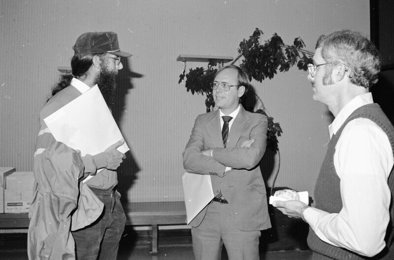 1986 Employees, Reception 19