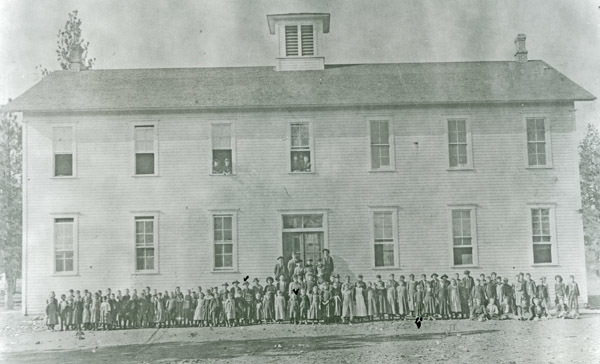 Elgin School, Public
