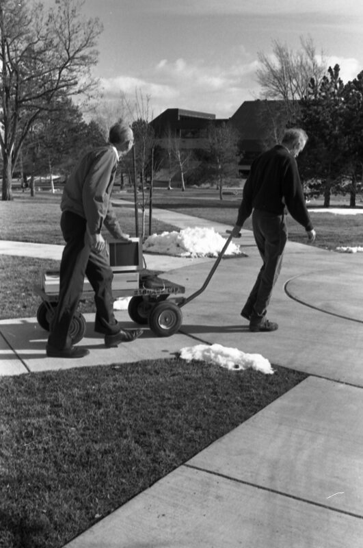 1990 Loso Hall, Moving In 03