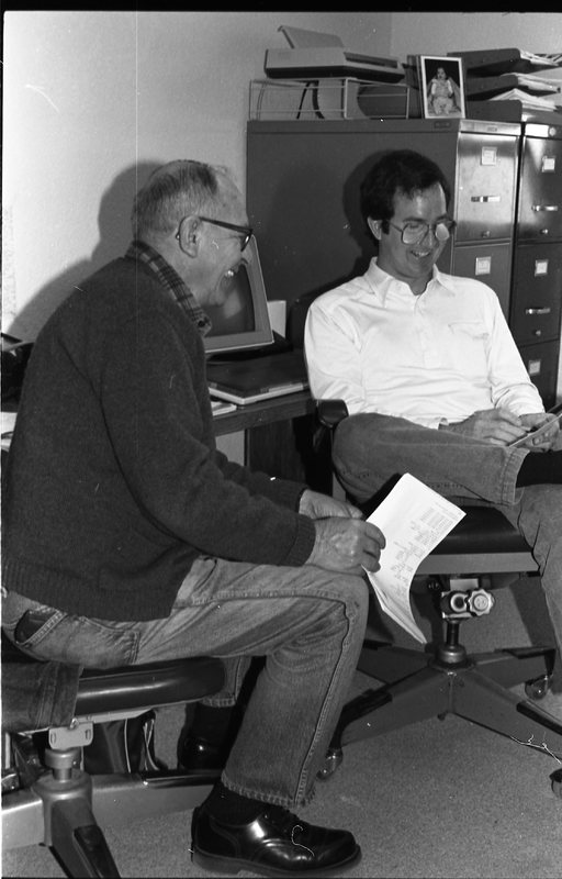 1990 Employees, Talking 01
