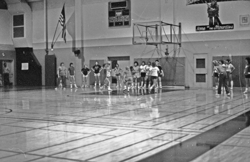 1985 Women's Basketball Practice 14