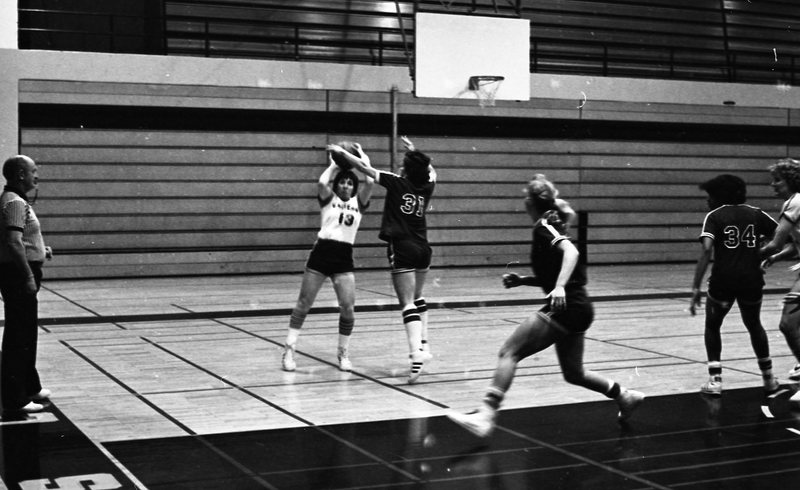 1982 Women's Basketball, EOSC vs. Judson Baptist College, Action 03