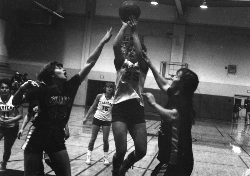 80's Women's Basketball Action 5-1