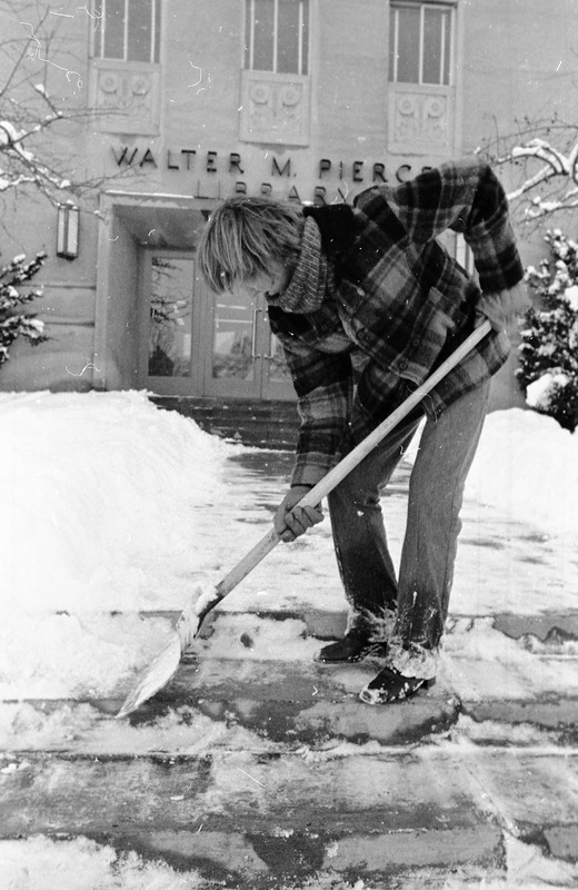 1974 Student, Shoveling Snow 06