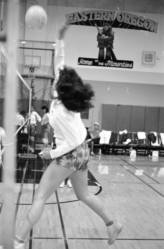 1985 Volleyball Action 19