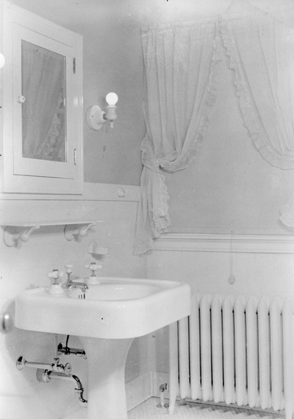 La Grande Home, Interior-B 7