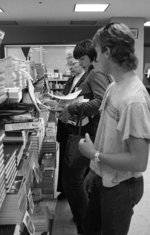 1985 Hoke Hall Bookstore 02