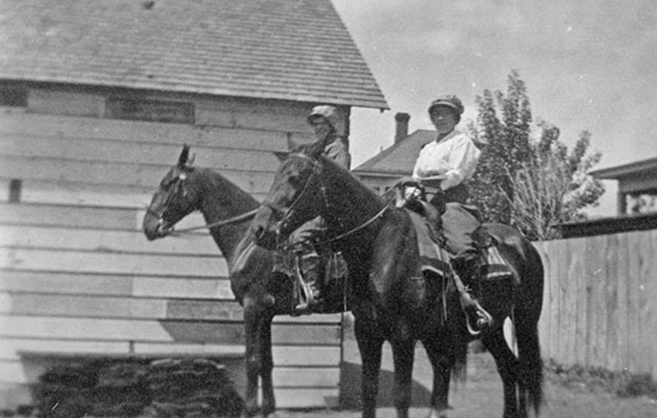 Reuter, Women on Horses