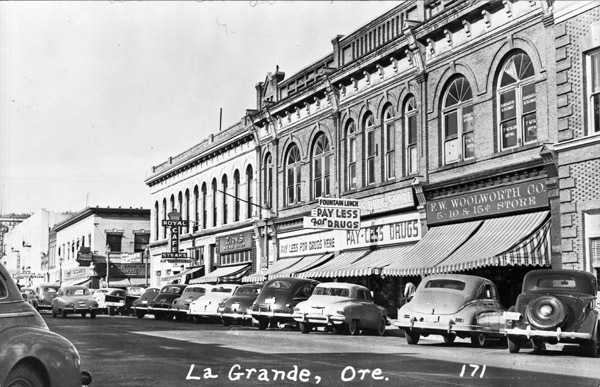 La Grande, Street Scene 39