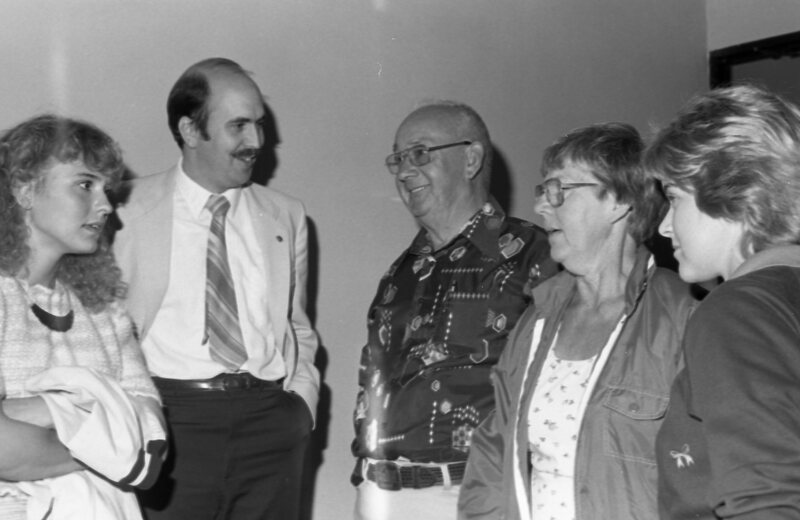 1984 Students & Parents Visit 04