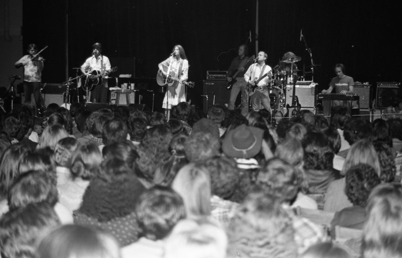 1982 Concert, Emmylou Harris 16