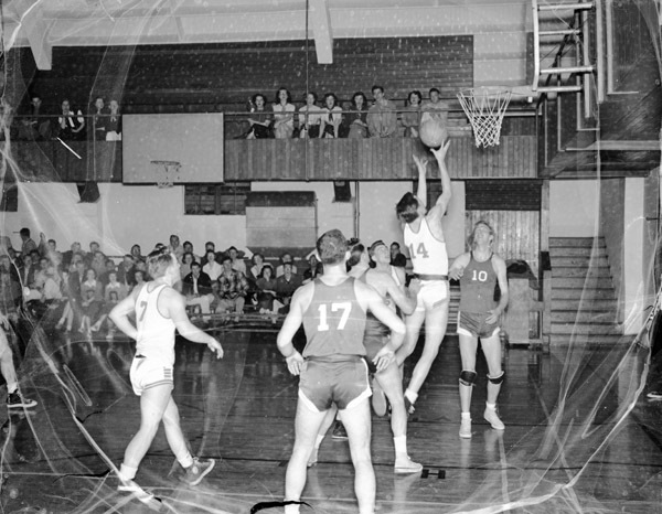 1949-50 Basketball Action 7