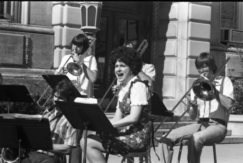 1976 Band, Outdoor Concert 01