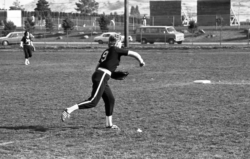 1982 Women's Softball Game - EOSC vs. EWU 09
