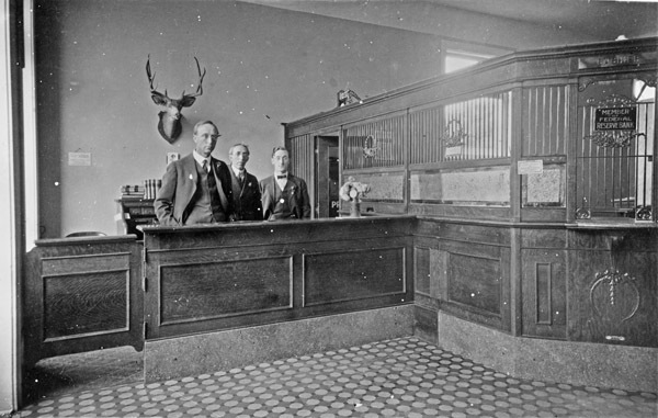 Union, Bank Interior