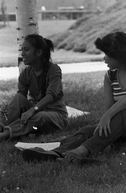 1984 Students, Outdoors, Enjoying Sunshine 03