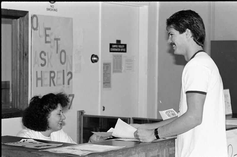 1991 Hoke Hall, Information Counter 02