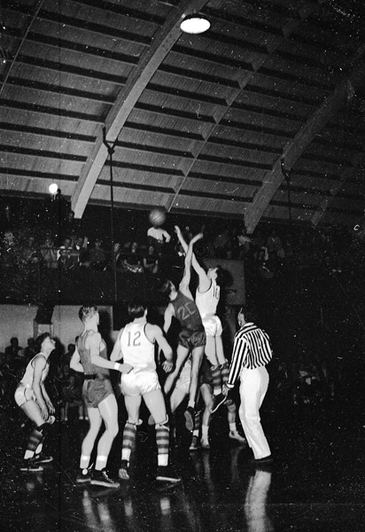 1947-48 Basketball Action 5