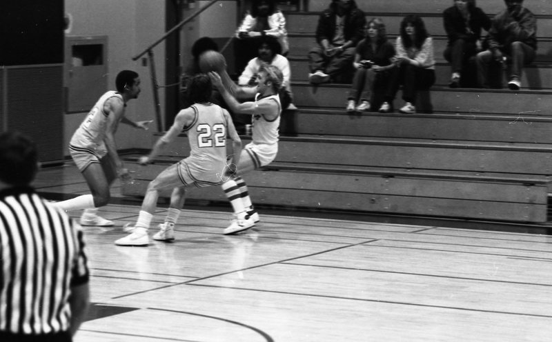 1983 Men's Basketball, EOSC vs. Idaho State, Action 02