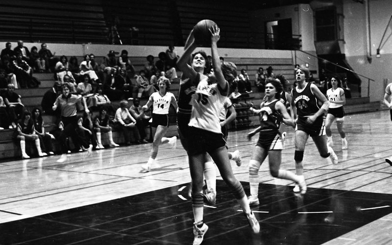 1982 Women's Basketball, EOSC vs. Oregon Tech, Action 10