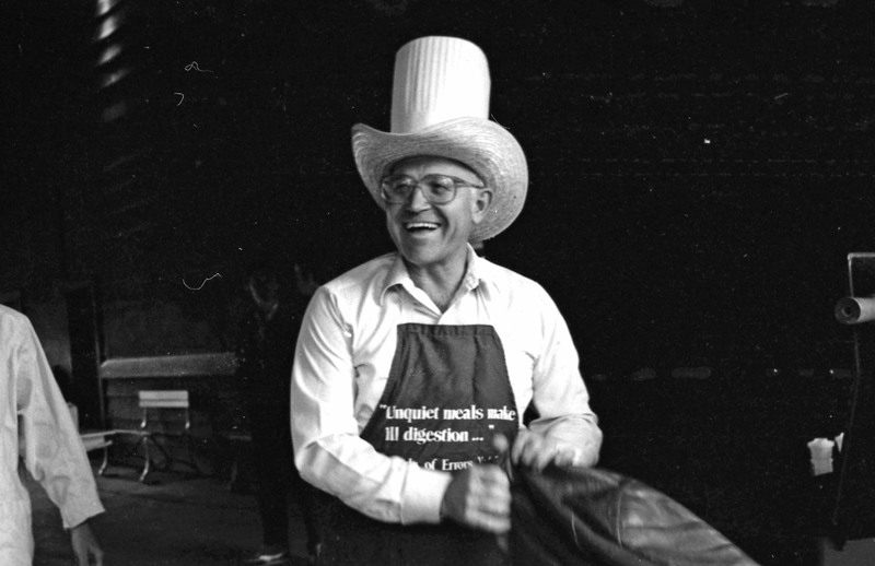 1985 German Students Orientation, Cooking 04