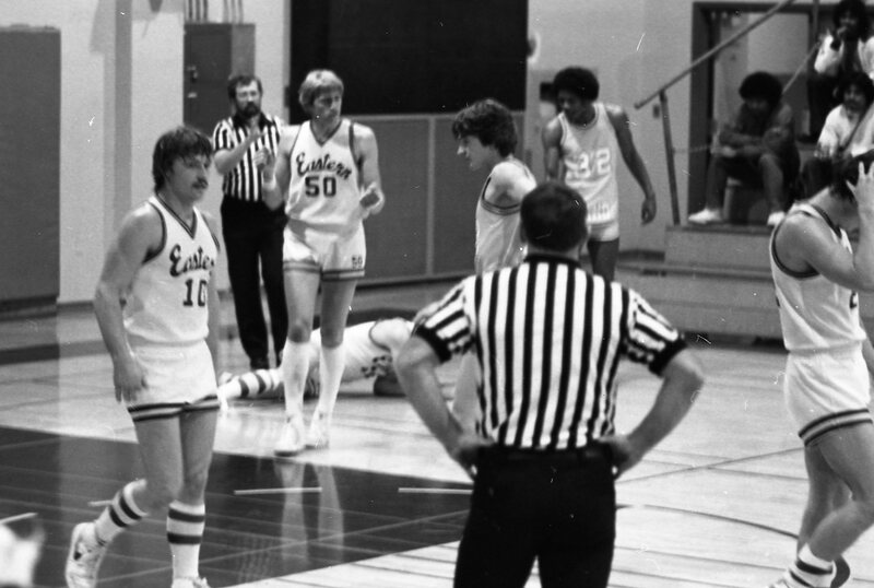 1983 Men's Basketball, EOSC vs. Idaho State, Action 04