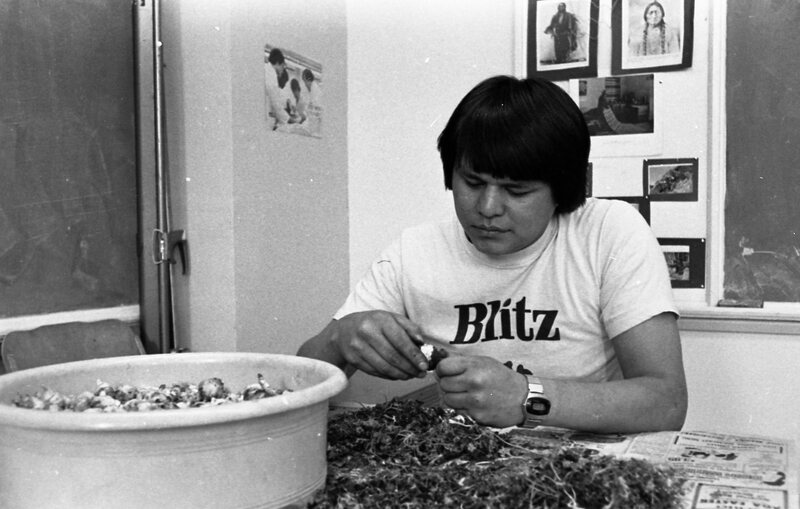 1977 Native American Root Feast, Preparation 06