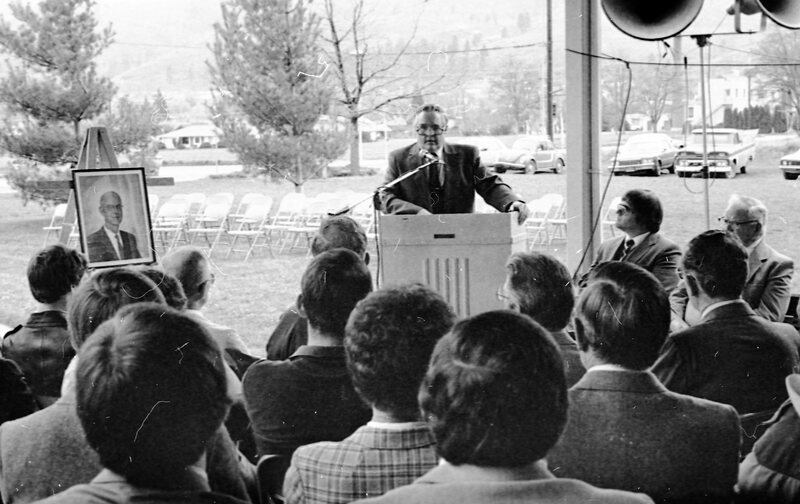 1983 Badgley Hall Dedication 11