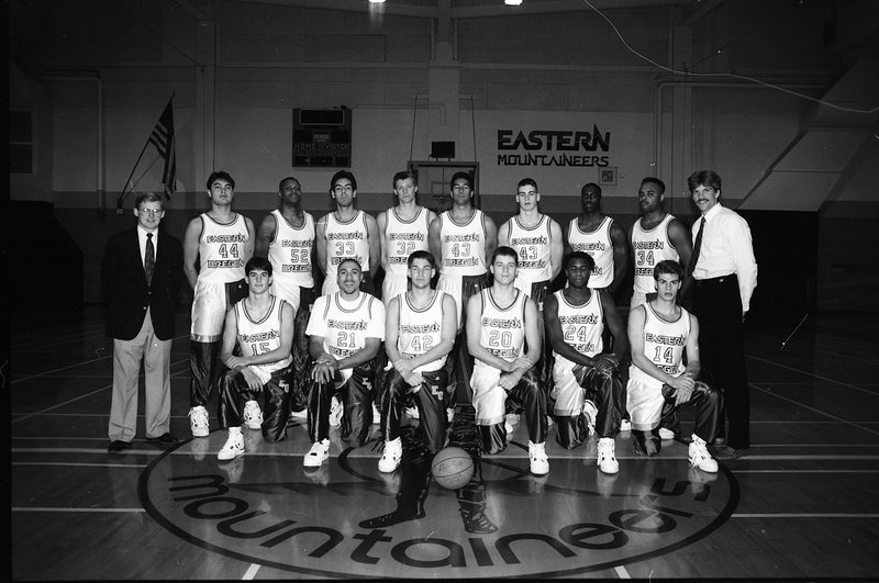 1990 Men's Basketball Team 03