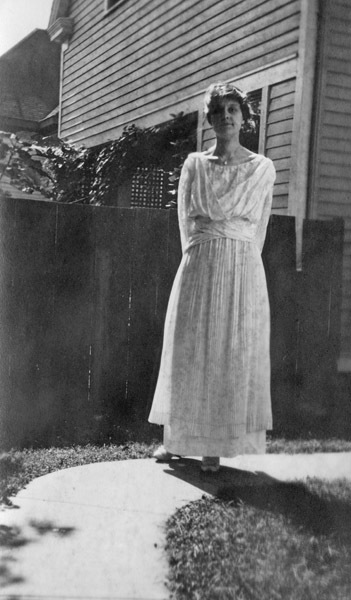 Reuter, Woman in Lace 4
