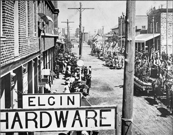 Elgin, Parade 2