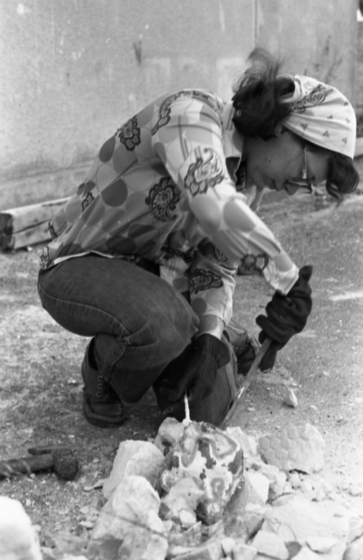 1977 Sculpture Class, Breaking Molds 03
