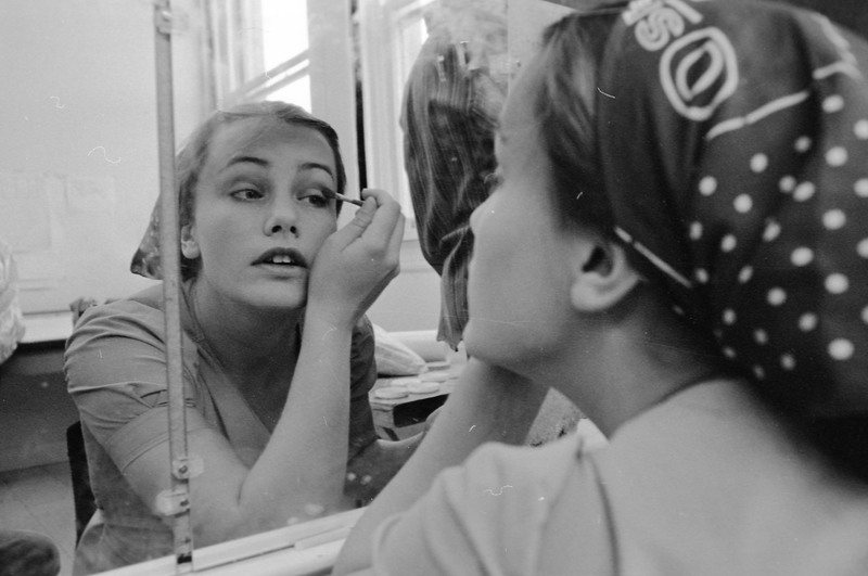 1974 Theater, Makeup Room 03
