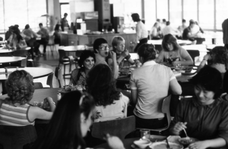 1984 Hoke Hall Cafeteria 07