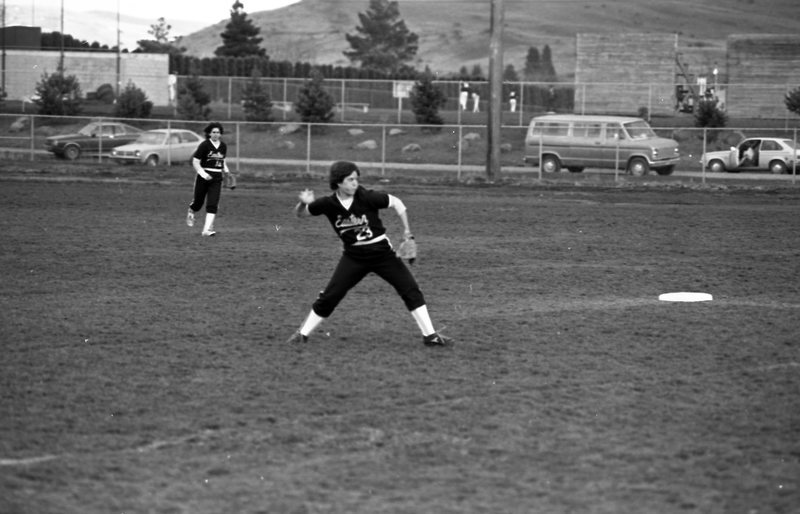 1982 Women's Softball Game - EOSC vs. EWU 14
