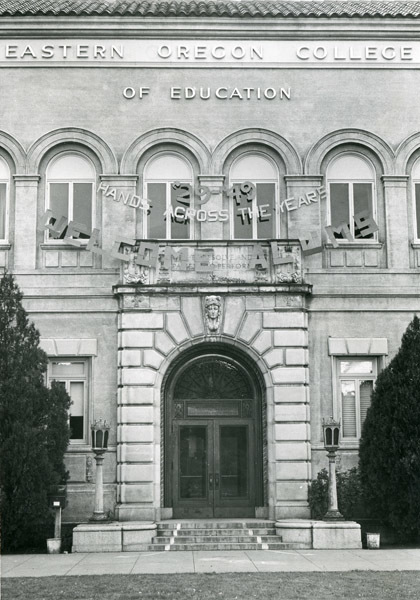 1949 Inlow Hall Entrance