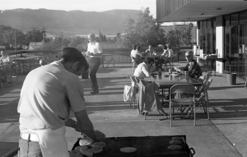 1976 Mini College, BBQ 01
