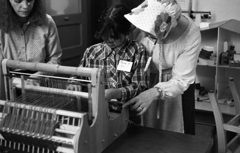1982 Pioneer Days, Weaving 01