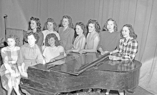 1948 Homecoming Queen Candidates 4-2