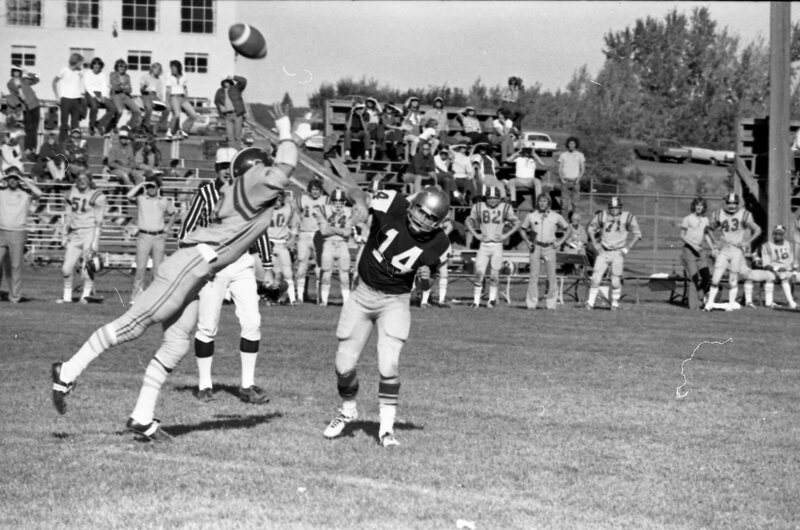 1976 Football Action 11