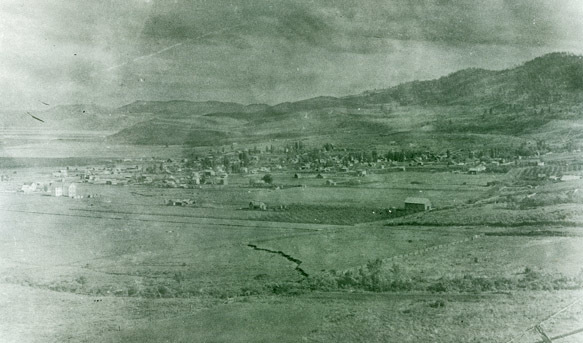 1900 La Grande, Hilltop View 02