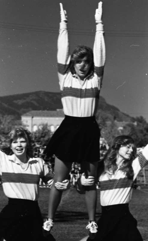 1977 Cheerleaders 10