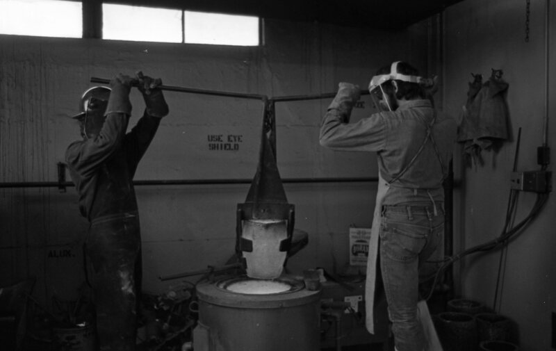 1977 Sculpture Class, Casting 07