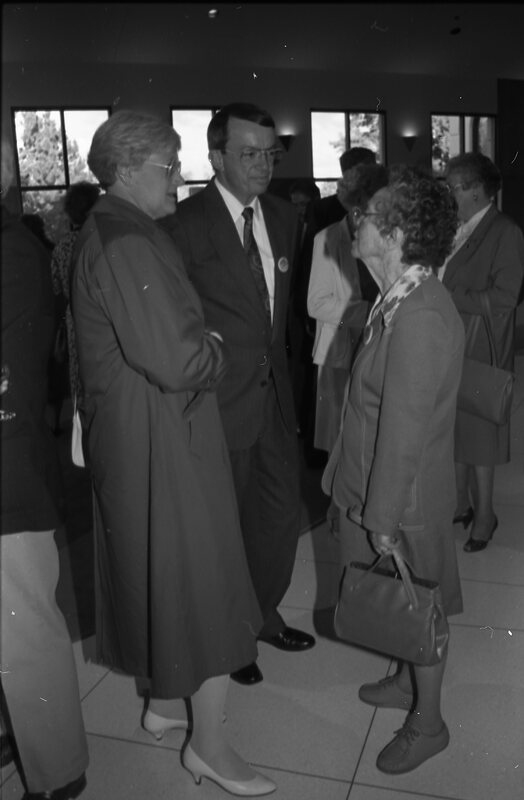 1990 Loso Hall Dedication, Reception 20