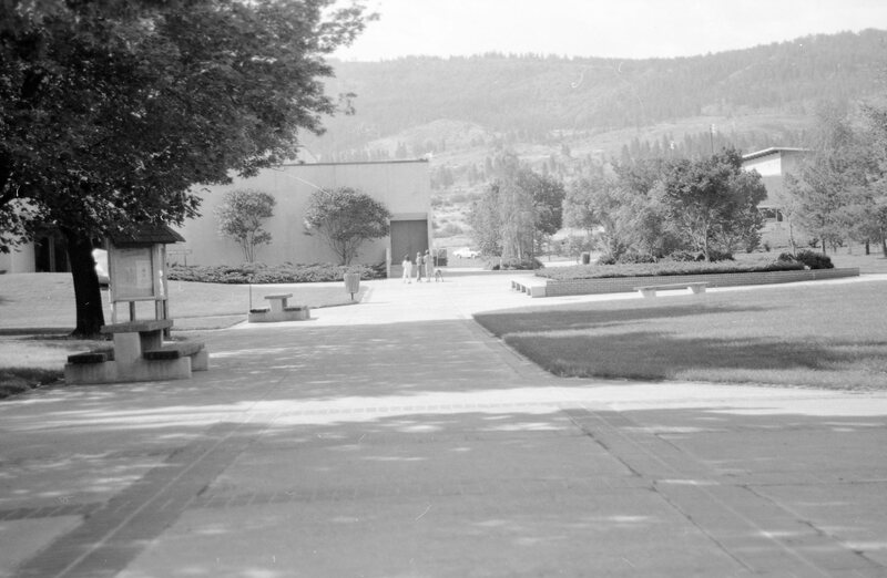 1985 Campus 03