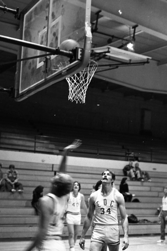 1981 Alumni Basketball Game, Warm-up 05