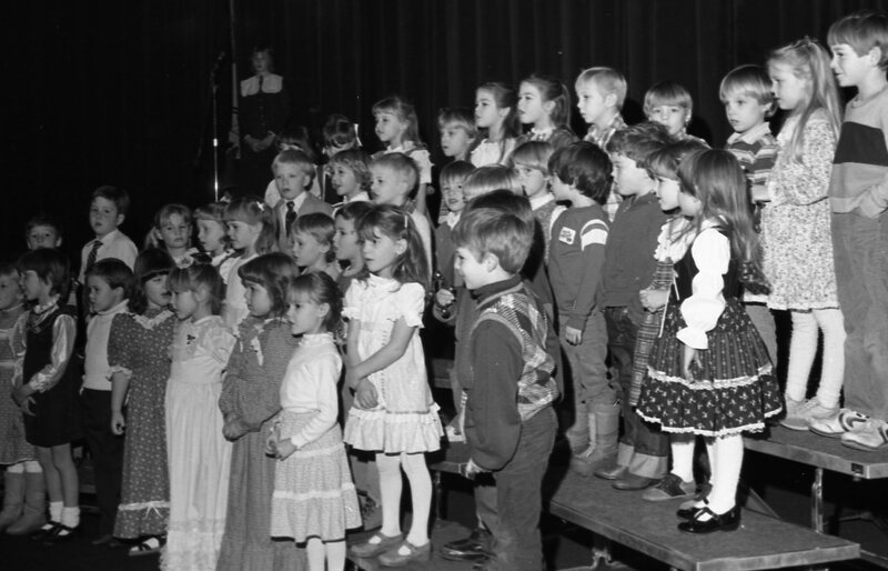 1983 Ackerman Elementary School, Christmas Program 02