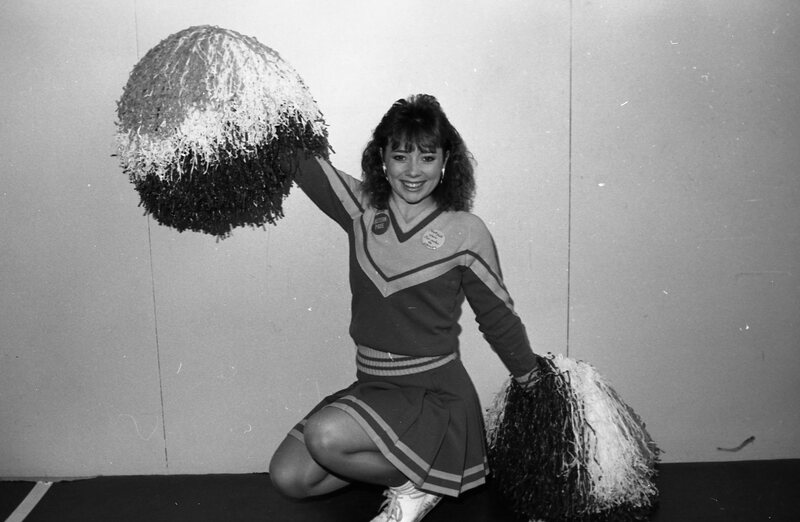 1985 Football Cheerleaders 19
