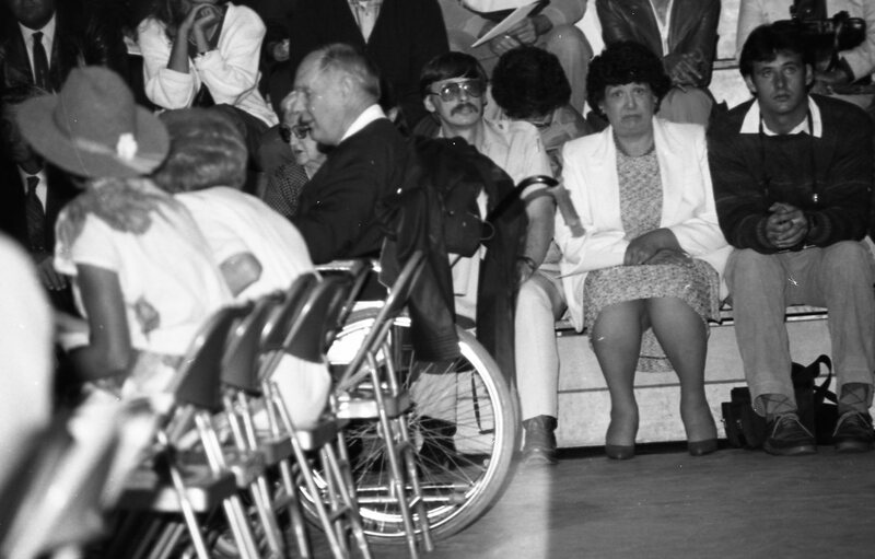 1985 Graduation, Audience 02