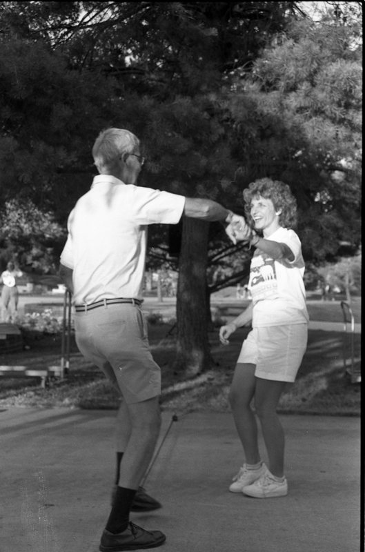 1989 Employees, Dancing 01